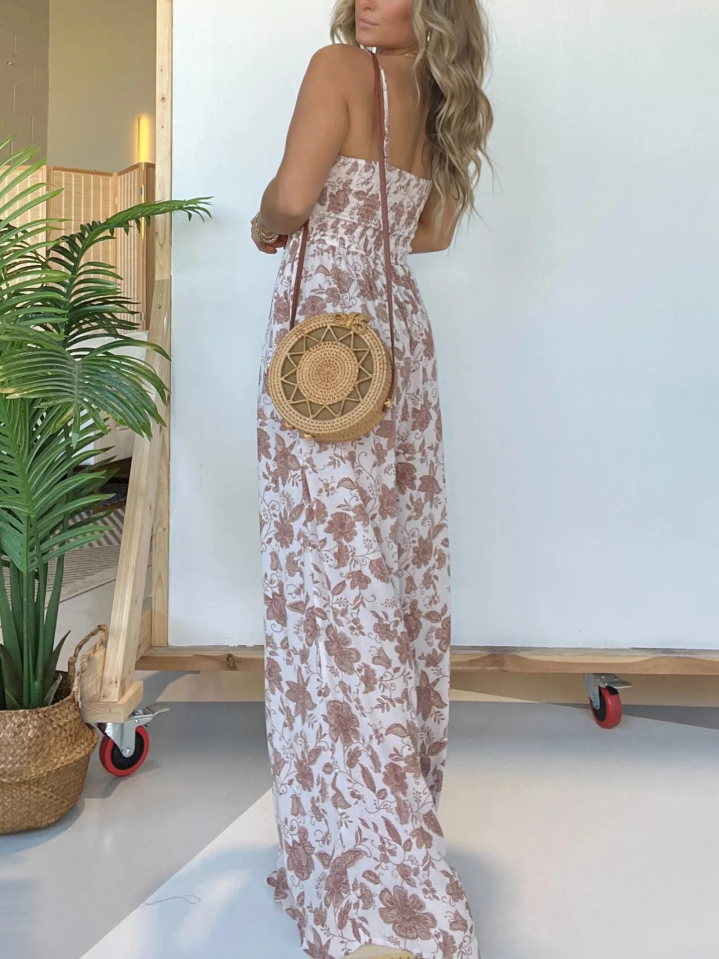 Mono ancho con tirantes florales