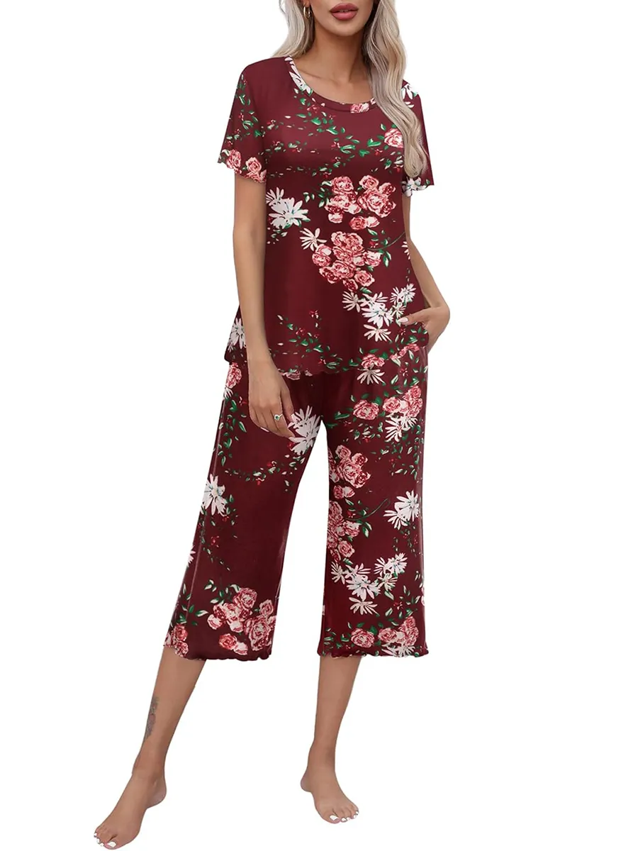 Pijama con top y pantalón estampado