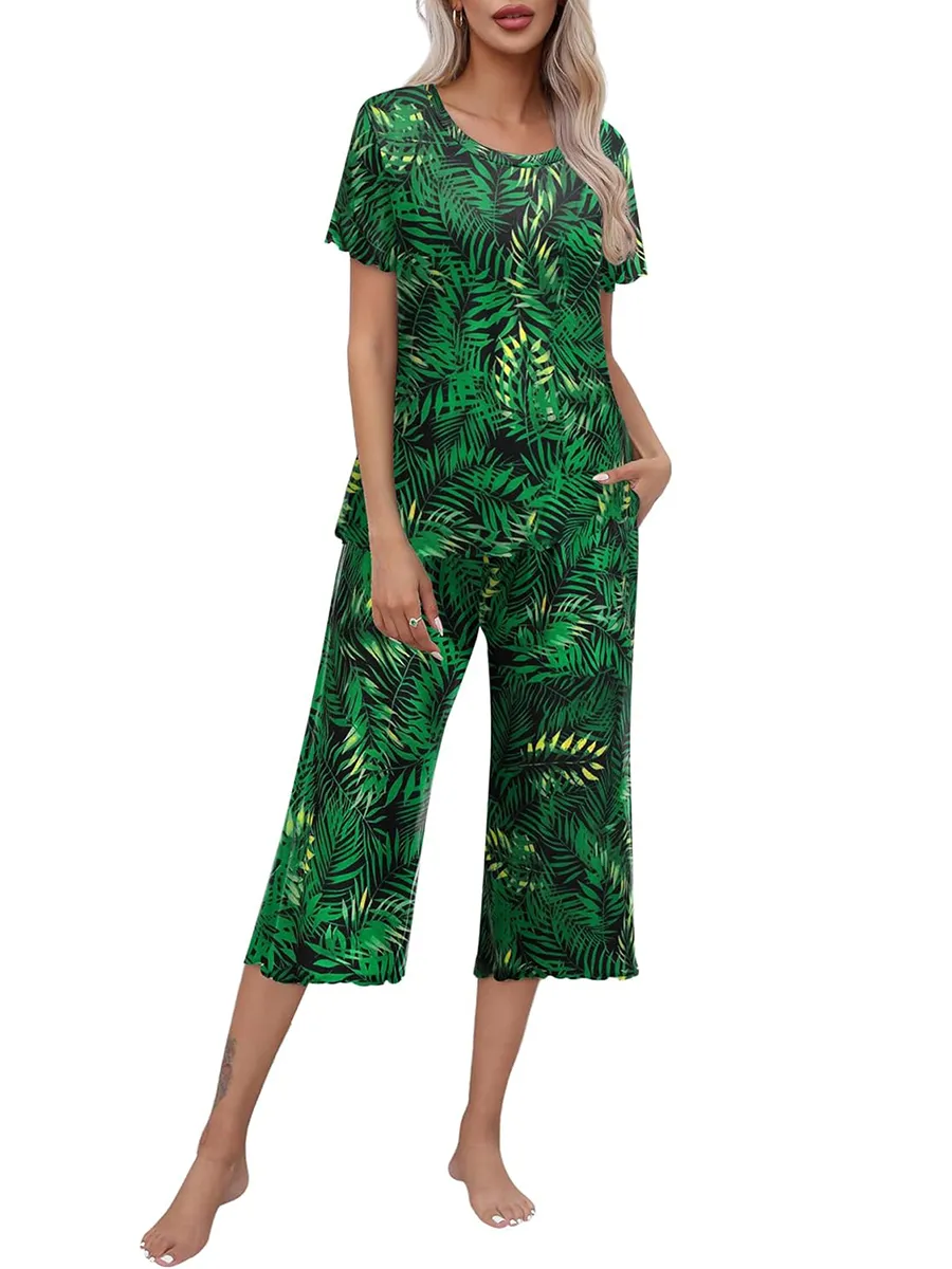 Pijama con top y pantalón estampado