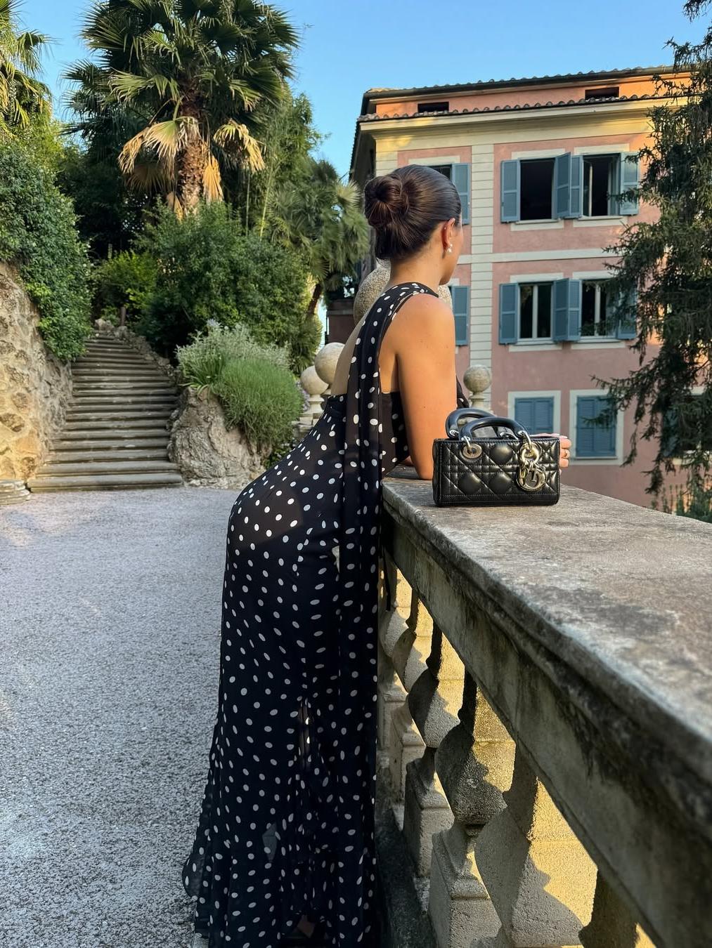 Vestido largo con volantes de lunares