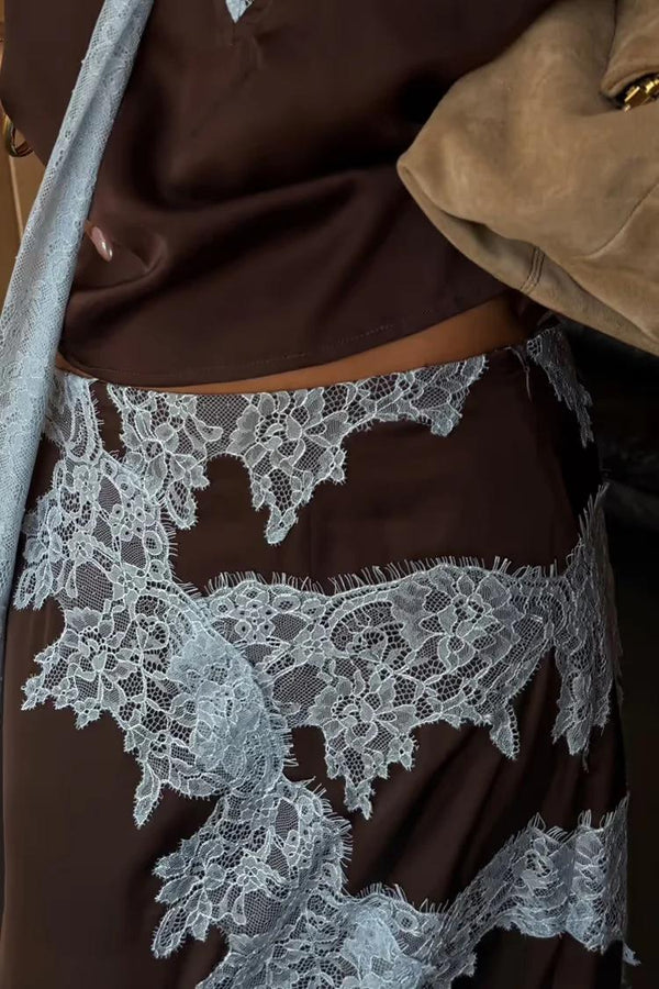 Conjunto de falda con cuello halter y encaje