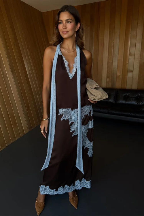 Conjunto de falda con cuello halter y encaje