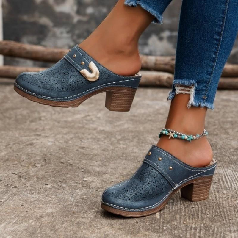 Sandalias gruesas con punta cerrada y sin cordones