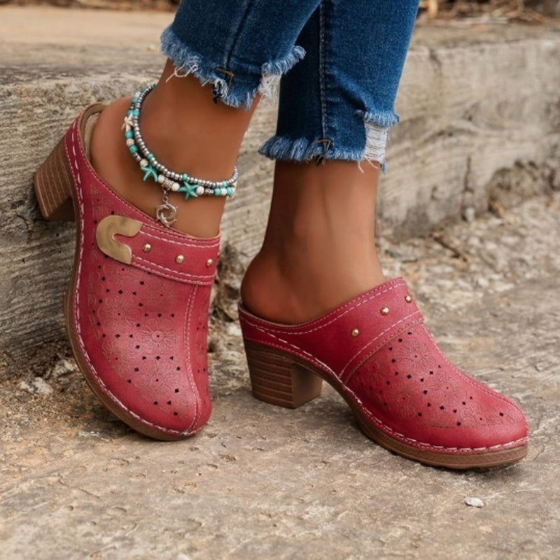Sandalias gruesas con punta cerrada y sin cordones