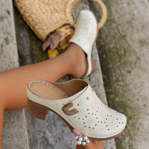 Sandalias gruesas con punta cerrada y sin cordones